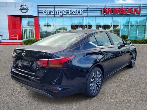 New 2026 Nissan Altima 2.5 SV FWD image 2