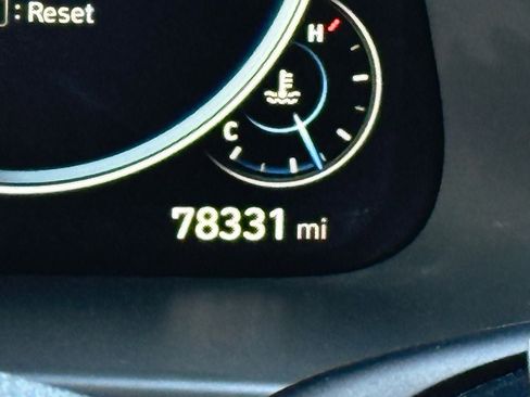 Used 2022 Hyundai Sonata Limited w/ Preferred Accessory Package FWD image 24