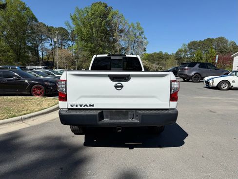 Used 2017 Nissan Titan S image 6