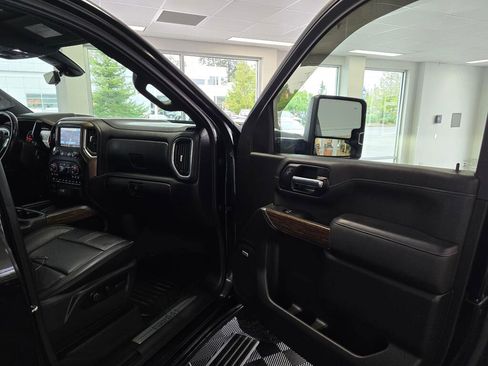 Used 2022 Chevrolet Silverado 3500 High Country w/ Z71 Off-Road Package AWD/4WD image 42