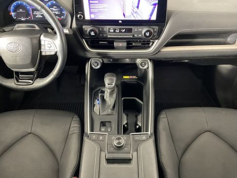 Used 2024 Toyota Grand Highlander Platinum image 15