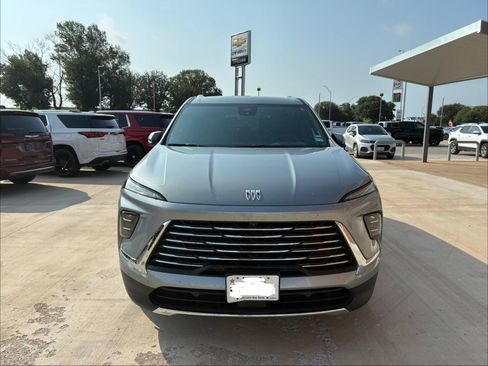Used 2025 Buick Enclave Preferred FWD image 15