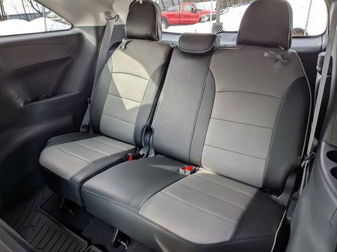 Used 2025 Toyota Sienna LE w/ LE Plus Package image 27