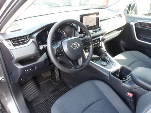 Used 2023 Toyota RAV4 LE image 9