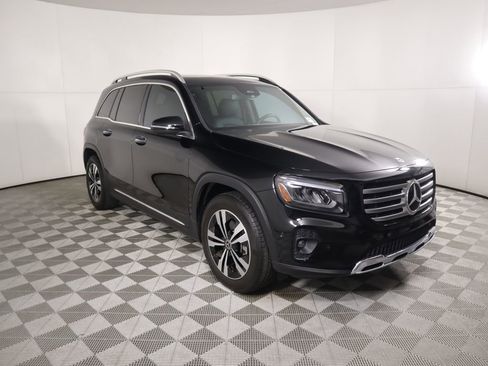 Certified 2025 Mercedes-Benz GLB 250 image 3