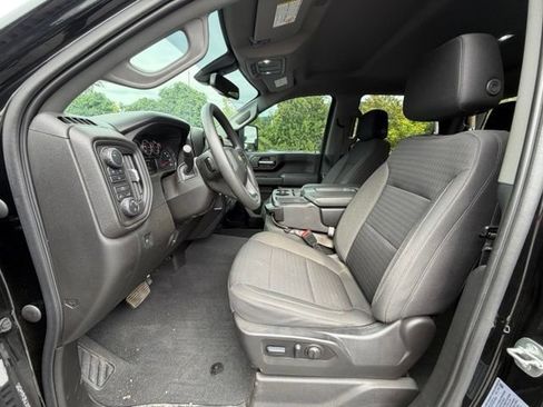 Used 2022 Chevrolet Silverado 2500 Custom w/ Custom Convenience Package AWD/4WD image 5