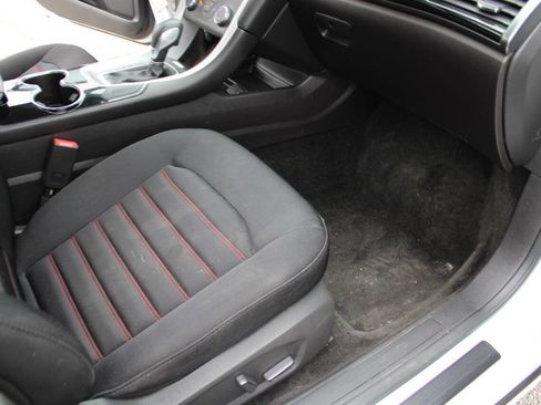 Used 2015 Ford Fusion SE w/ Equipment Group 201A FWD image 38
