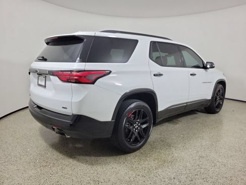 Used 2022 Chevrolet Traverse Premier w/ Redline Edition AWD/4WD image 5