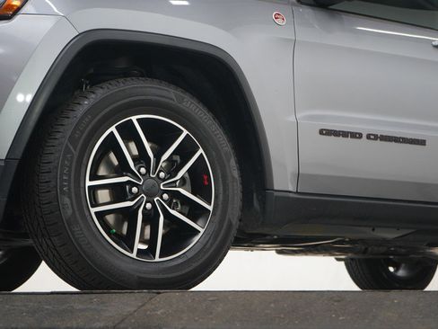 Used 2021 Jeep Grand Cherokee Trailhawk image 30