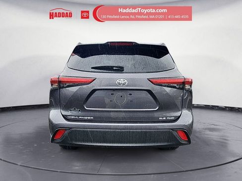 Used 2023 Toyota Highlander XLE AWD/4WD image 4