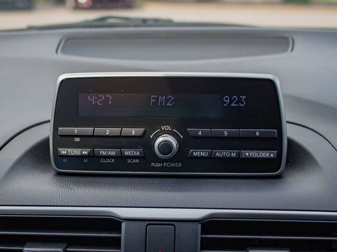 Used 2015 MAZDA MAZDA3 i SV FWD image 23