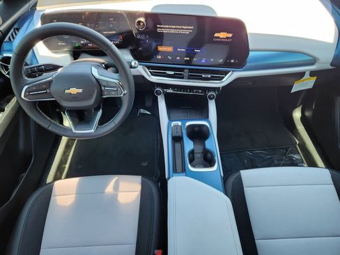 New 2026 Chevrolet Equinox EV LT AWD/4WD image 10