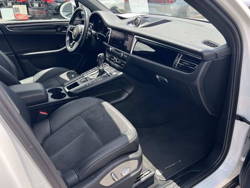 Used 2021 Porsche Macan AWD/4WD image 29