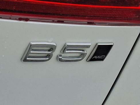 Certified 2024 Volvo XC60 B5 Plus w/ Climate Package AWD/4WD image 30