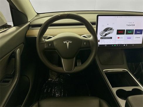 Used 2022 Tesla Model Y Performance image 23