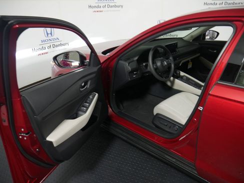 New 2025 Honda Accord SE image 10