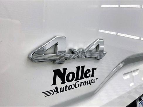 Used 2023 Toyota Tacoma SR5 image 8