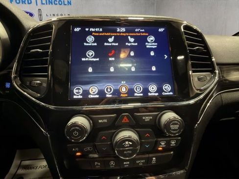 Used 2022 Jeep Grand Cherokee Limited image 16