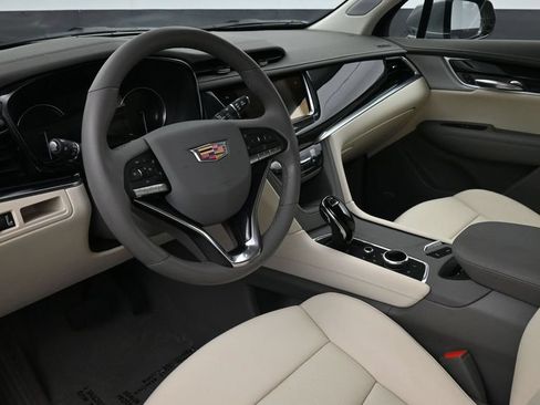 Certified 2024 Cadillac XT6 Premium Luxury FWD image 7