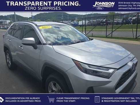 Used 2023 Toyota RAV4 XLE AWD/4WD image 1