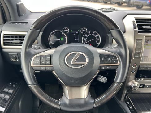 Used 2020 Lexus GX 460 Premium w/ Premium Package image 29