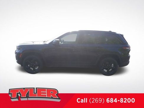 New 2026 Jeep Grand Cherokee Limited w/ Limited Altitude Package AWD/4WD image 4