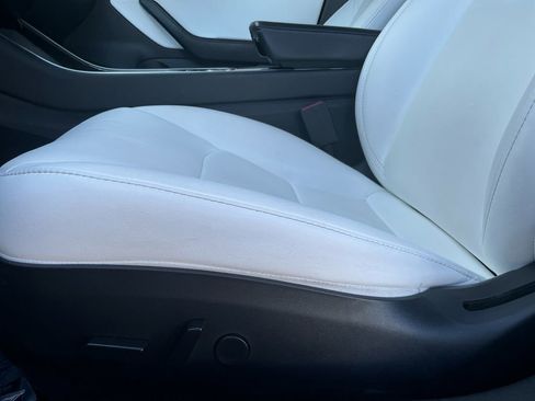 Used 2020 Tesla Model 3 Long Range image 24