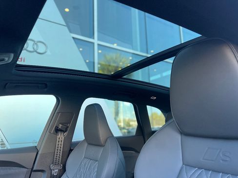 New 2025 Audi SQ5 Premium Plus image 16