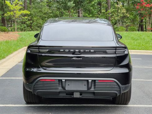 Certified 2025 Porsche Macan Electric RWD image 29