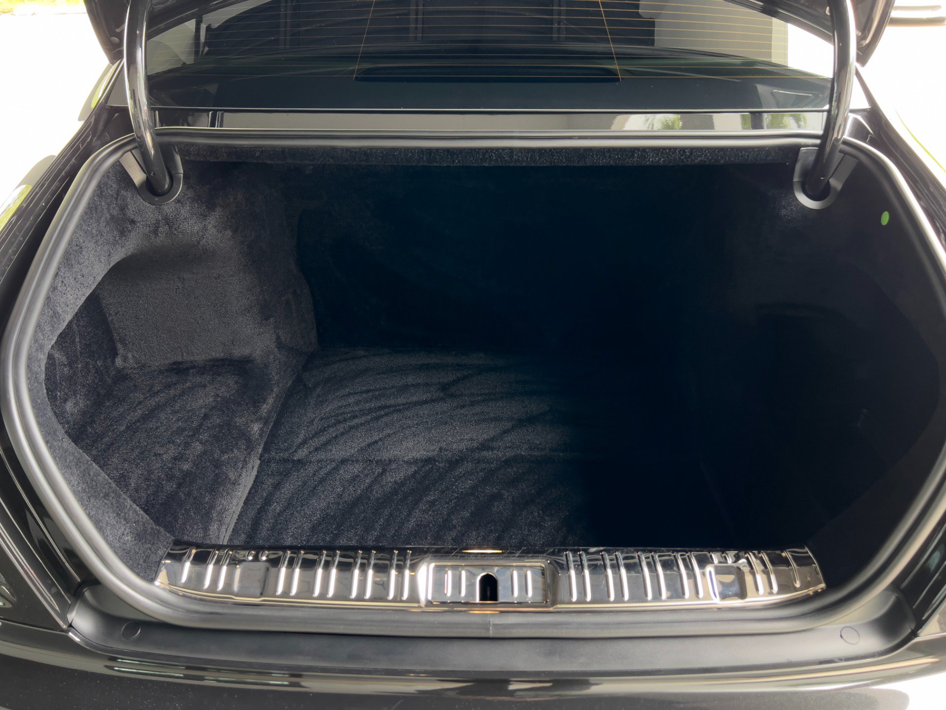 Used 2013 Rolls-Royce Ghost RWD image 48