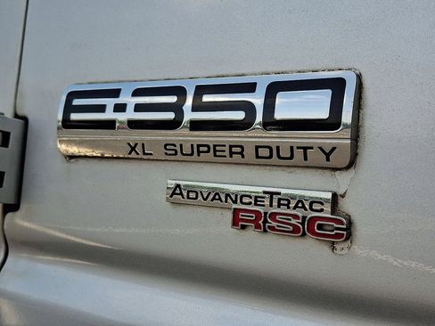 Used 2011 Ford E-350 and Econoline 350 XL w/ PWR Windows & Locks Group RWD image 26
