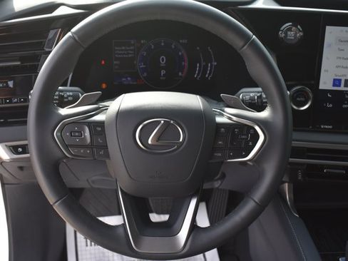 Used 2024 Lexus RX 350 FWD w/ Technology Package image 19