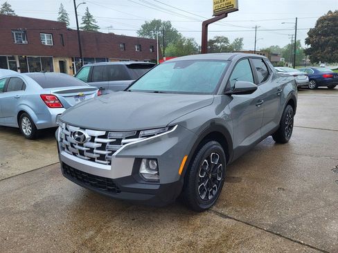 Used 2023 Hyundai Santa Cruz SE AWD/4WD image 3