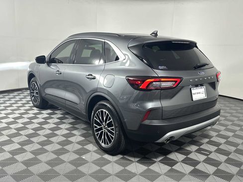 Used 2025 Ford Escape SE FWD image 5