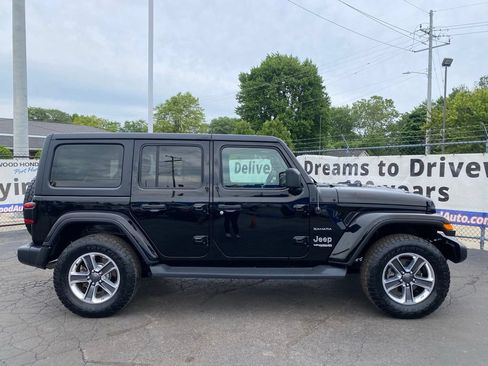 Used 2020 Jeep Wrangler Unlimited Sahara w/ Dual Top Group AWD/4WD image 2