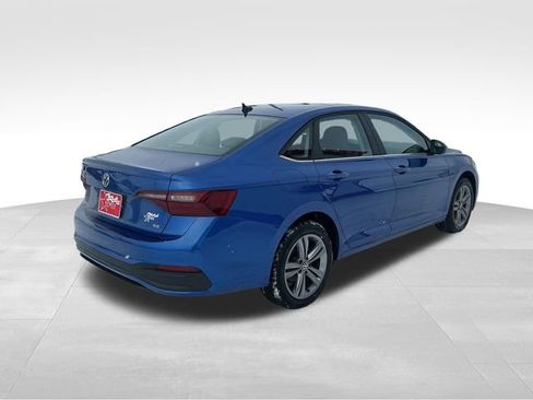 Used 2024 Volkswagen Jetta SE image 7