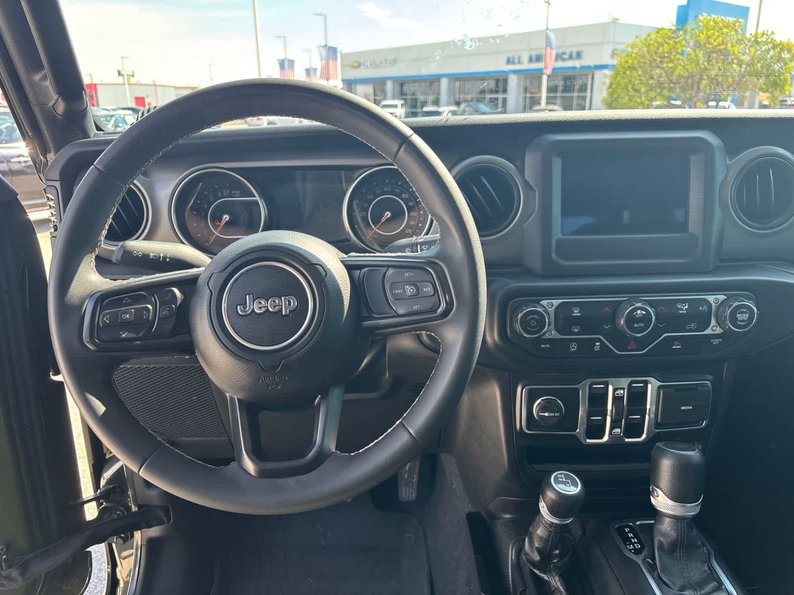 Used 2023 Jeep Gladiator Sport AWD/4WD image 8