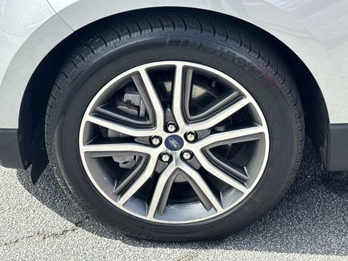 Used 2021 Ford Edge Titanium image 11