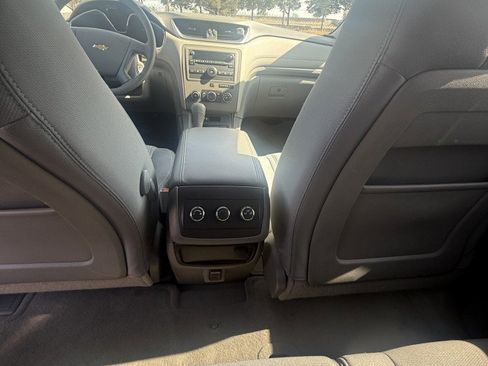 Used 2015 Chevrolet Traverse LS image 14