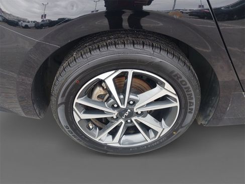 Used 2023 Kia Forte LXS w/ LXS Technology Package image 10