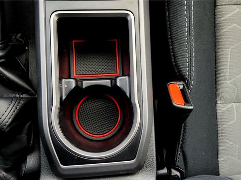 Used 2022 Toyota Tacoma TRD Sport image 33