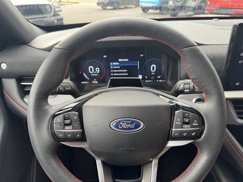 Used 2025 Ford Explorer ST-Line AWD/4WD image 17
