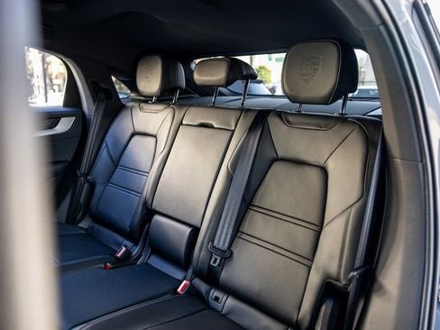 Certified 2026 Porsche Cayenne Coupe image 44