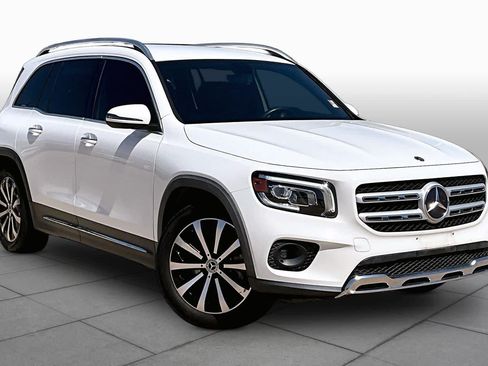 Used 2021 Mercedes-Benz GLB 250 4MATIC w/ Premium Package image 3