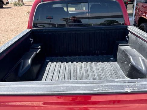 Used 2022 Toyota Tacoma SR5 RWD image 7