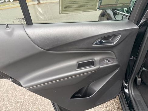 Used 2020 Chevrolet Equinox Premier image 17