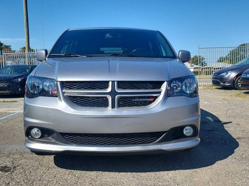 Used 2019 Dodge Grand Caravan GT image 4