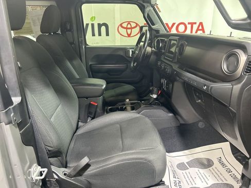 Used 2020 Jeep Wrangler Sport image 9