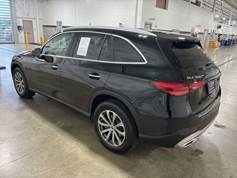 Used 2025 Mercedes-Benz GLC 300 4MATIC image 5