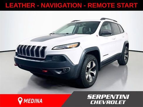 Used 2015 Jeep Cherokee Trailhawk w/ Comfort/Convenience Group AWD/4WD image 1